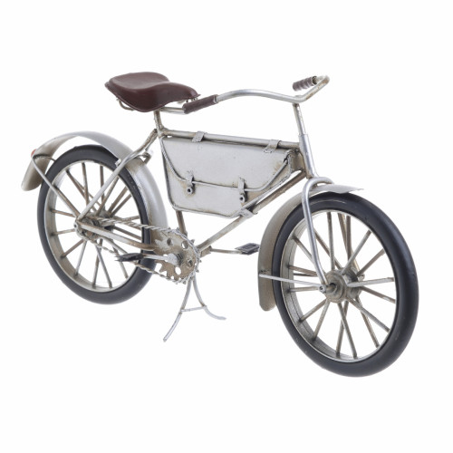 модель bicycle серебристого цвета в Орле